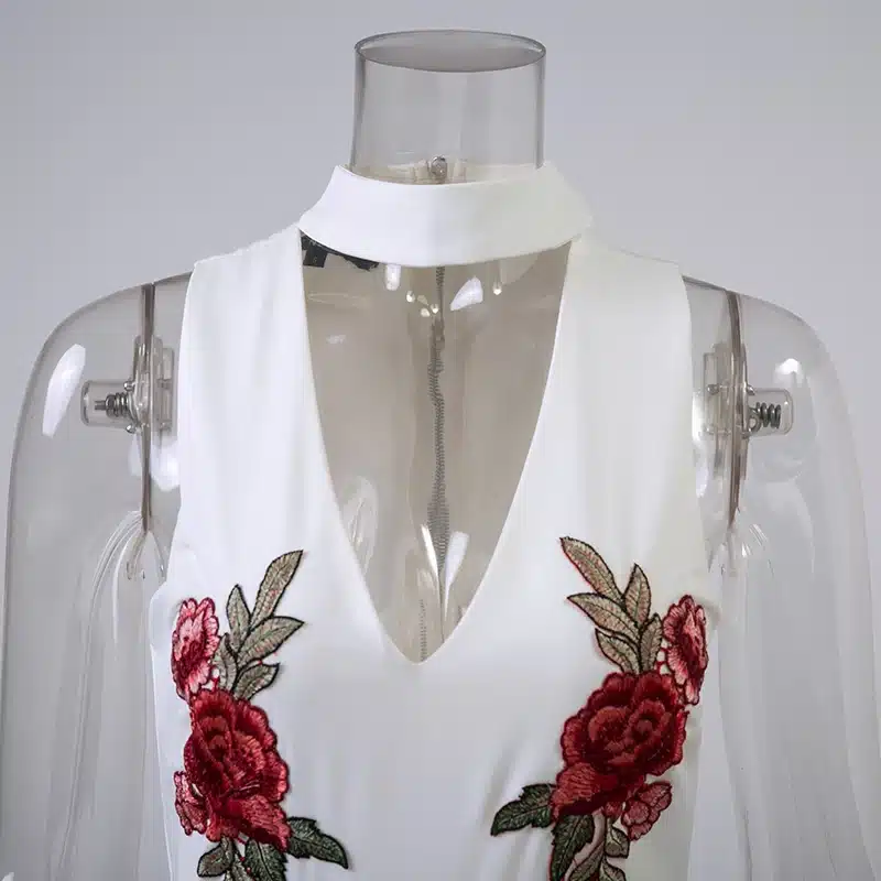 2016 Autumn Elegant V Neck Rose Florla Embroidery Women Playsuits Sleeveless White Winter Rompers Jumpsuits Casual Beach Overall 17