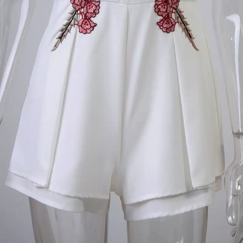 2016 Autumn Elegant V Neck Rose Florla Embroidery Women Playsuits Sleeveless White Winter Rompers Jumpsuits Casual Beach Overall 19