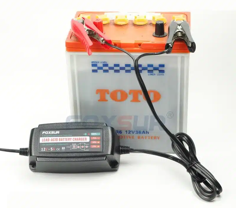 FOXSUR 12V 5A Automatic Smart Battery Charger, Maintainer & Desulfator for Lead Acid Batteries, Car Battery Charger 100-240V In 17