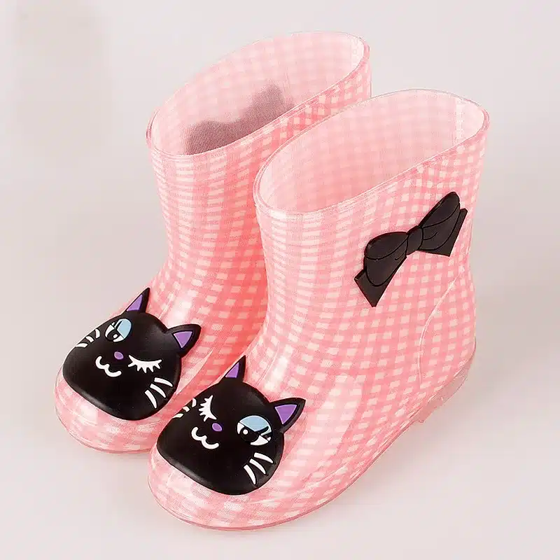 2017 New Children' Rain Boots Candy Color Cartoon Antiskid Waterproof For All Seasons Boy And Girl Baby Rubber Boots Shoes Free 2
