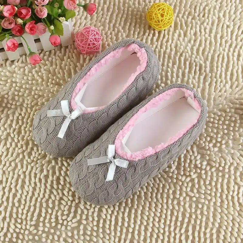 2017 New Warm Soft Sole Women Indoor Floor Slippers/Shoes White Black Wool Slippers Flannel Flat Home Slippers Color Plus Size30 19
