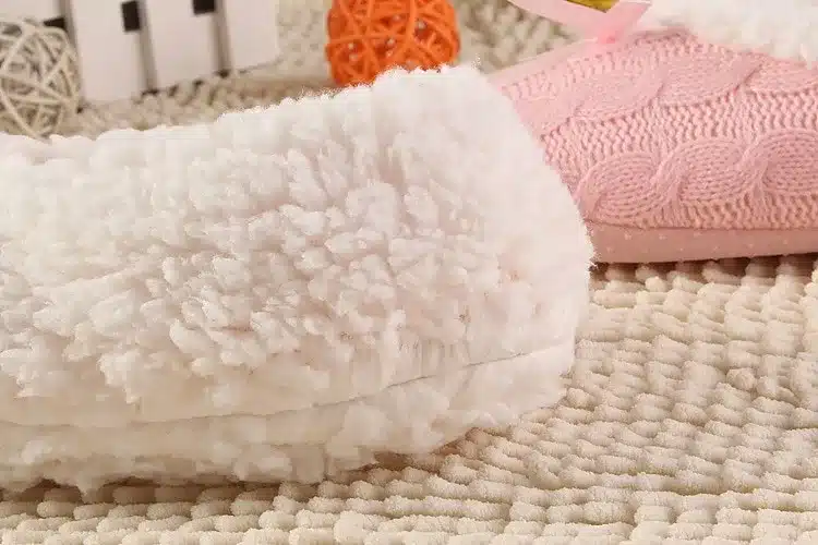 2017 New Warm Soft Sole Women Indoor Floor Slippers/Shoes White Black Wool Slippers Flannel Flat Home Slippers Color Plus Size30 29