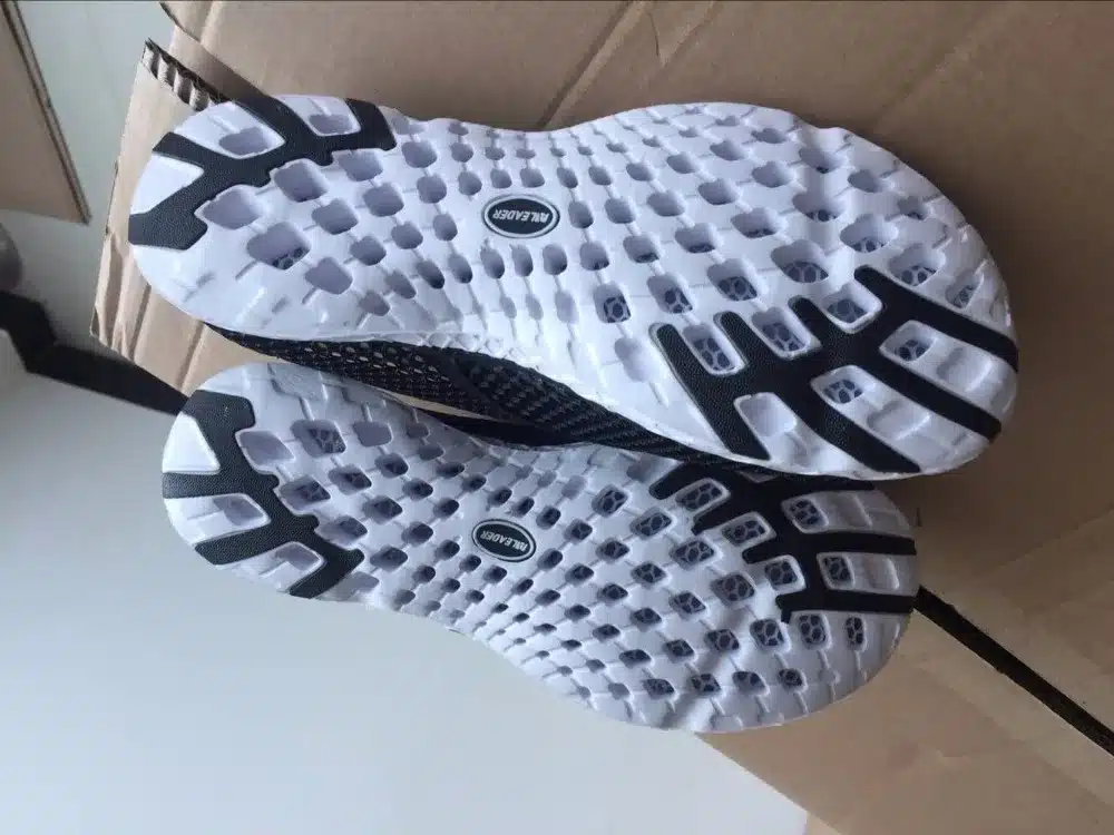New Breathable Men&mujers Casual Shoes Comfortable Soft Walking Shoes Men Lightweight Outdoor Travel Shoes Big Size Male Sapato 11