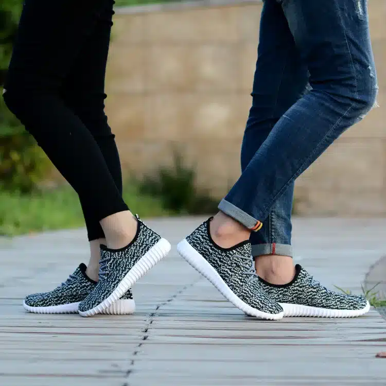 Hot sales Despicable Me Graffiti Casual Shoes Men Cartoon Character Couple Shoe Cute Minion Canvas Shoes No logo 27