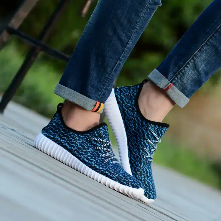 Hot sales Despicable Me Graffiti Casual Shoes Men Cartoon Character Couple Shoe Cute Minion Canvas Shoes No logo 40