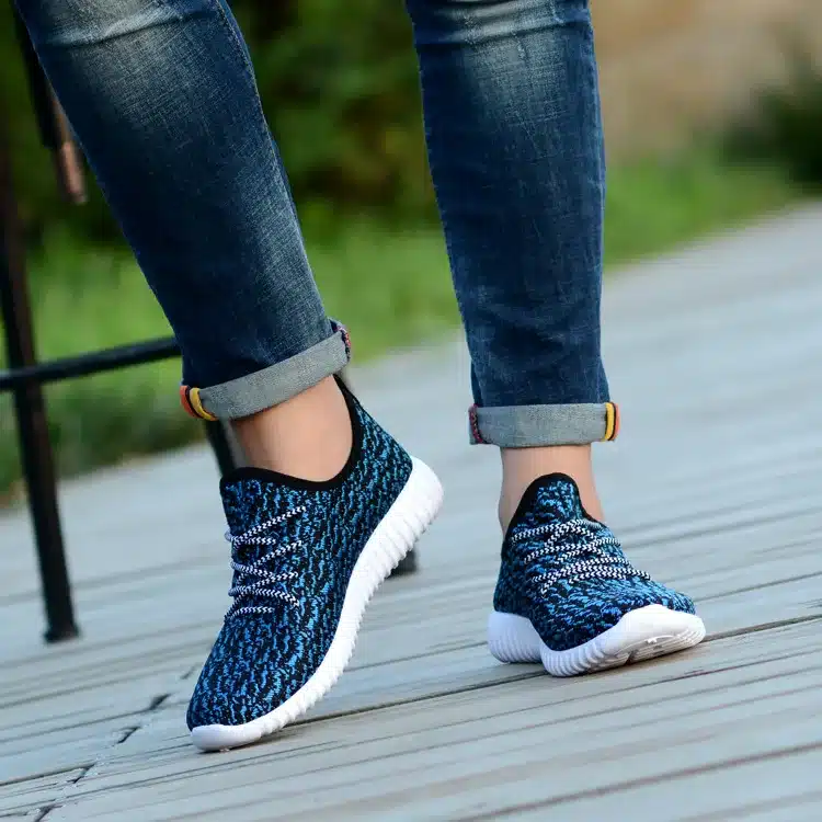 Hot sales Despicable Me Graffiti Casual Shoes Men Cartoon Character Couple Shoe Cute Minion Canvas Shoes No logo 39