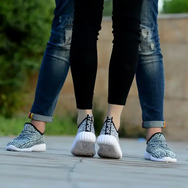 Hot sales Despicable Me Graffiti Casual Shoes Men Cartoon Character Couple Shoe Cute Minion Canvas Shoes No logo 51