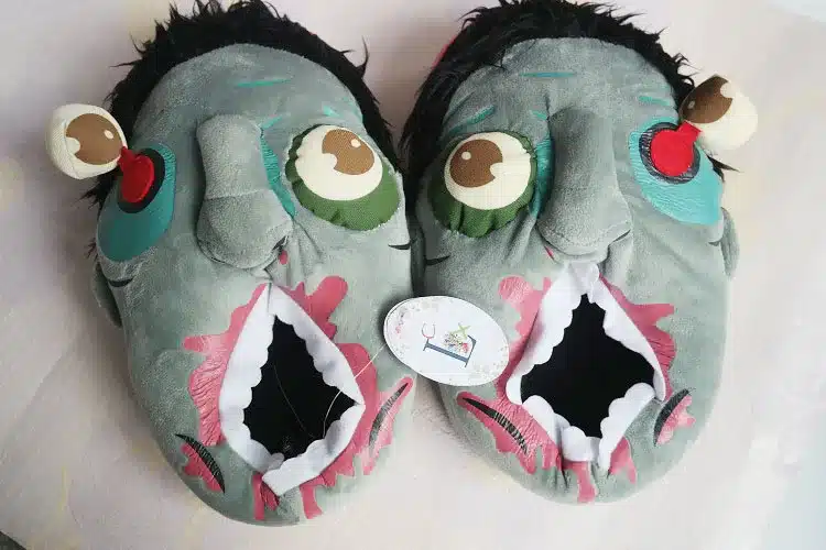 Free Shipping 1Pair Plush Zombie Slippers / Ravenous Zombie Warm Slippers ctx11 Home Halloween funny shoes gift 10