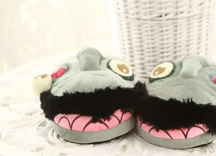 Free Shipping 1Pair Plush Zombie Slippers / Ravenous Zombie Warm Slippers ctx11 Home Halloween funny shoes gift 15