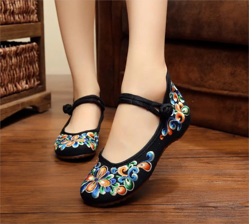Vintage Women Flats Old Peking Shoes Chinese Flower Embroidery Comfortable Soft Canvas Dance Ballet Shoes Plus Size 41 9