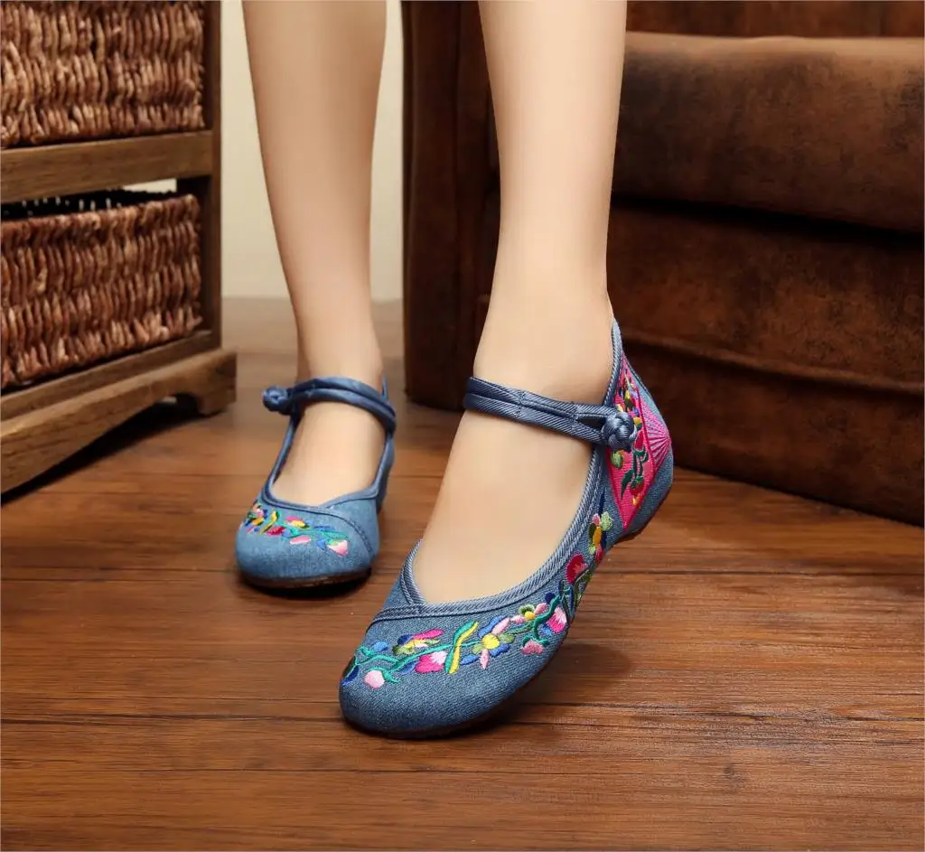 Vintage Women Flats Old Peking Shoes Chinese Flower Embroidery Comfortable Soft Canvas Dance Ballet Shoes Plus Size 41 13