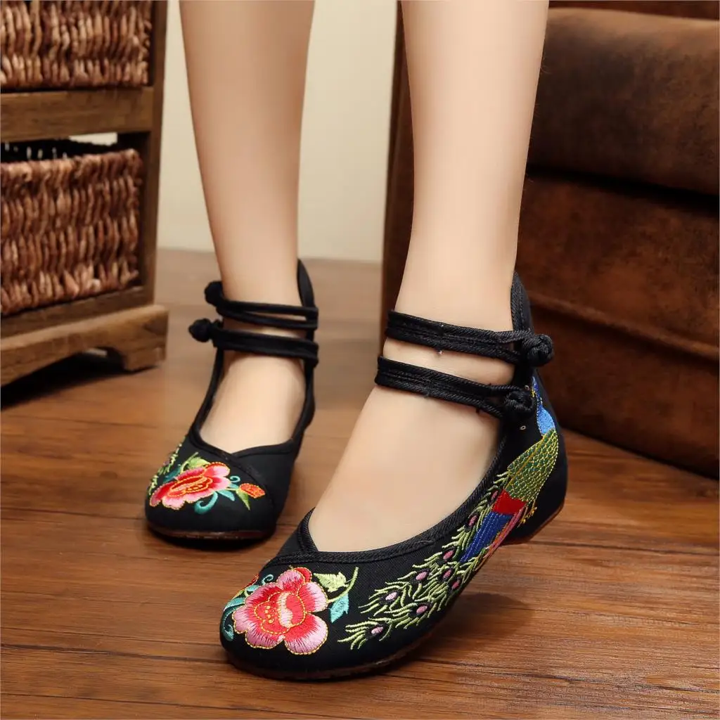 Vintage Women Flats Old Peking Shoes Chinese Flower Embroidery Comfortable Soft Canvas Dance Ballet Shoes Plus Size 41 17