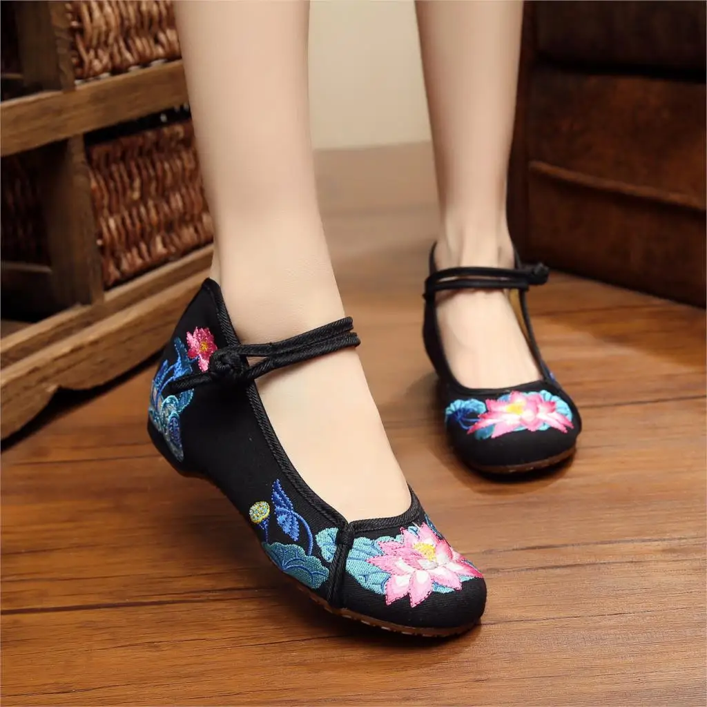 Vintage Women Flats Old Peking Shoes Chinese Flower Embroidery Comfortable Soft Canvas Dance Ballet Shoes Plus Size 41 21