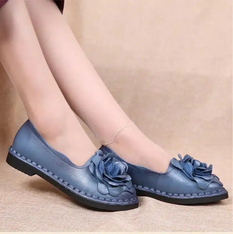2017 New Vintage Handmade Folk Style Women Flats Casual Shoes Genuine Leather Lady Soft Bottom Shoes for Mother Fashion Loafers 25