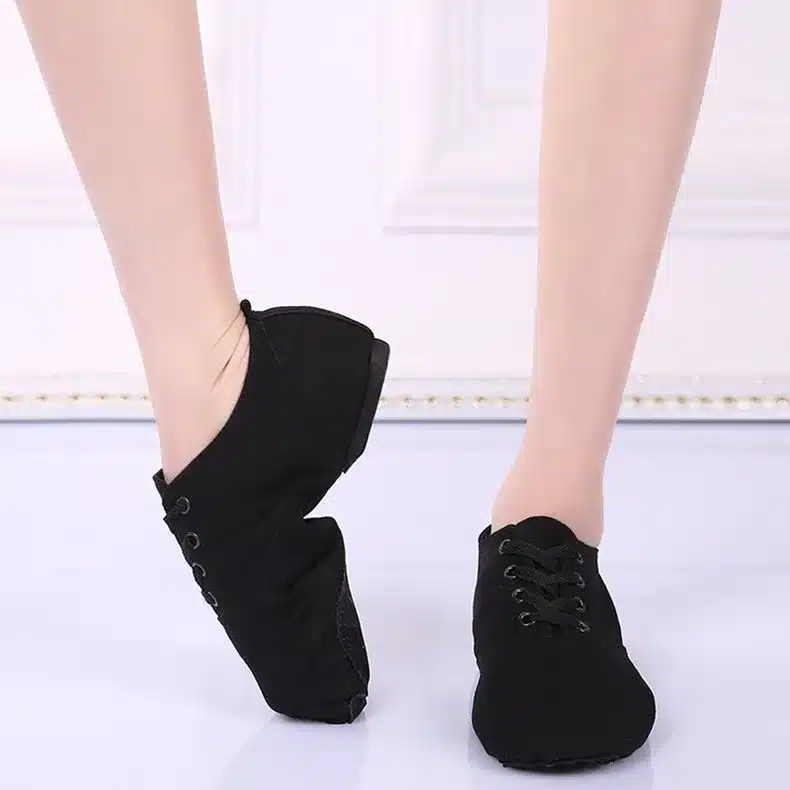 Canvas Jazz Dance Shoes Lace-up Soft Split Soles Ballet Dance Shoes Gym Yoga Fitness Karate Shoes Flat Sneakers Free Shipping 20