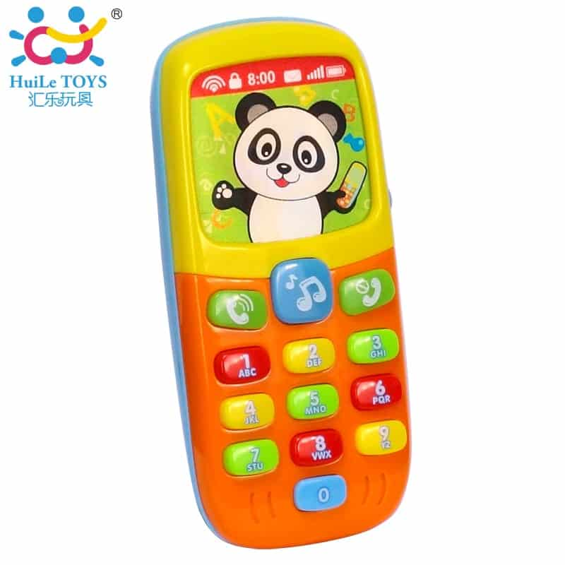värviline mängutelefon pandakaru pildiga ekraanil