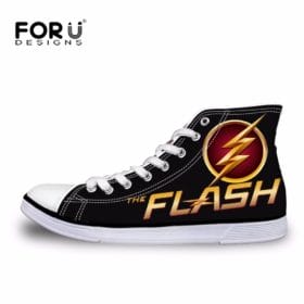 Stiilsed mustad ja valged ketsid meestele, millel on kirgas 'Flash' logo küljele trükitud, sobivad ideaalselt mugavaks igapäevaseks kandmiseks.