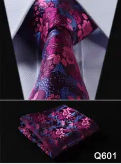 lilla ja roosa mustriga lips ja taskurätik