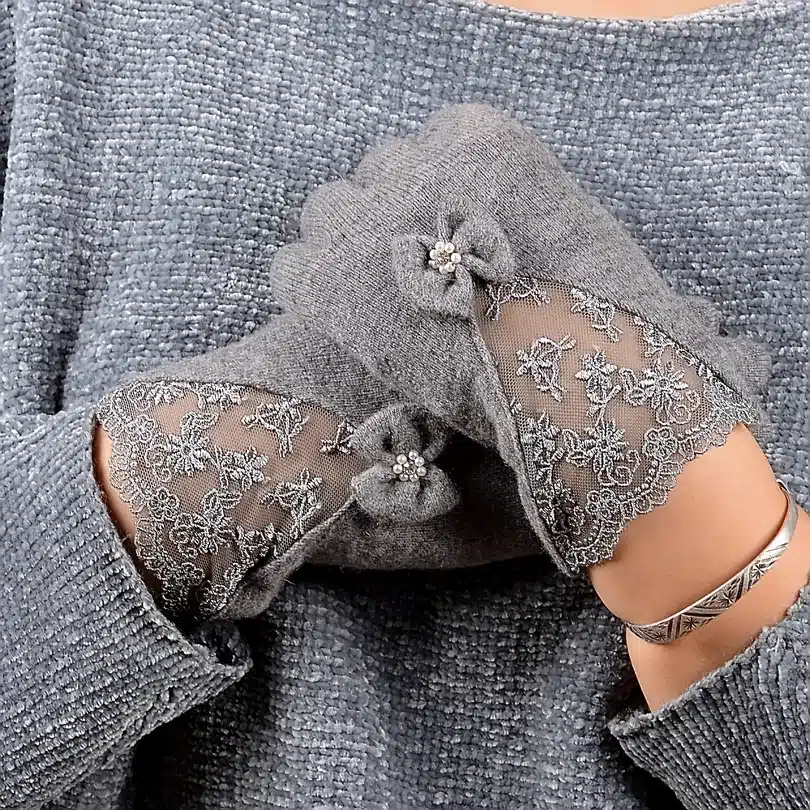Women Lace Embroidered Wool Gloves New Winter Thick Ladies Bow-knot Ladies Gloves Grey And Pink Elegant Soft Mittens Gloves 13