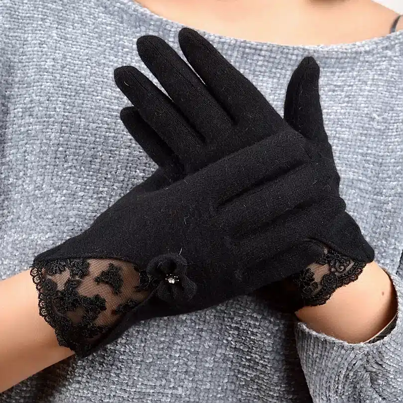 Women Lace Embroidered Wool Gloves New Winter Thick Ladies Bow-knot Ladies Gloves Grey And Pink Elegant Soft Mittens Gloves 16