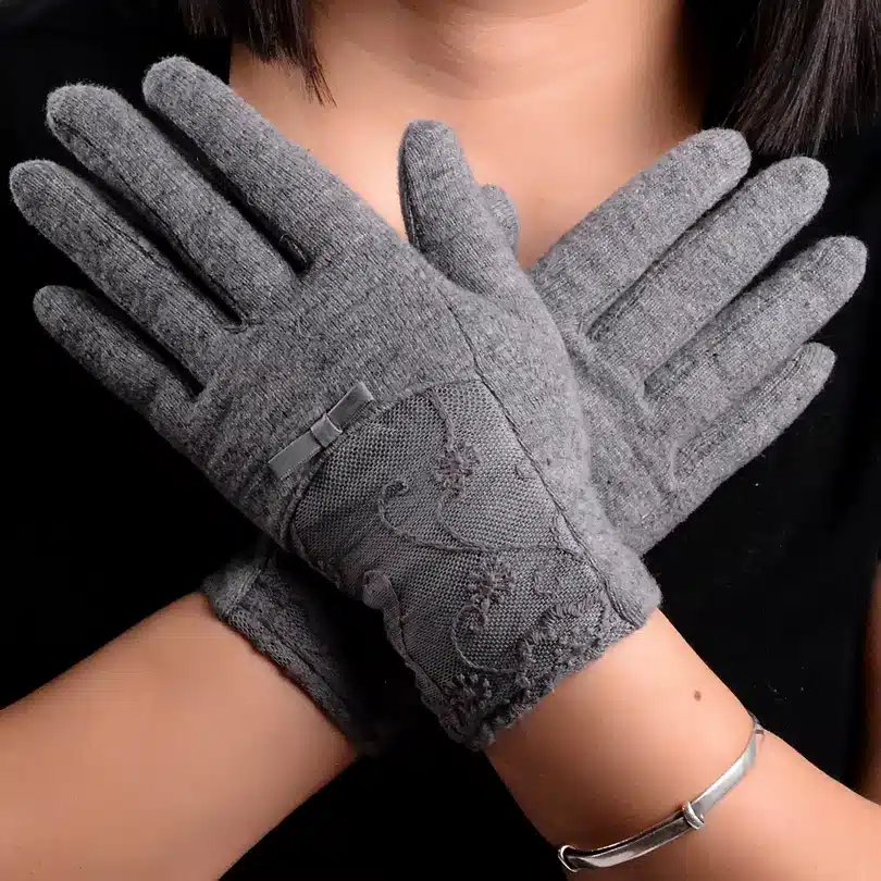 Women Lace Embroidered Wool Gloves New Winter Thick Ladies Bow-knot Ladies Gloves Grey And Pink Elegant Soft Mittens Gloves 24