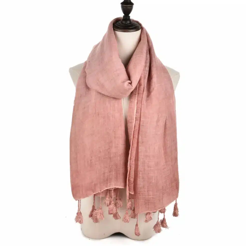 YI LIAN Brand New Women Personality Fashion Scarf Winter Section Of The Soviet Style Street Design Pashmina With Tassels SF972 17