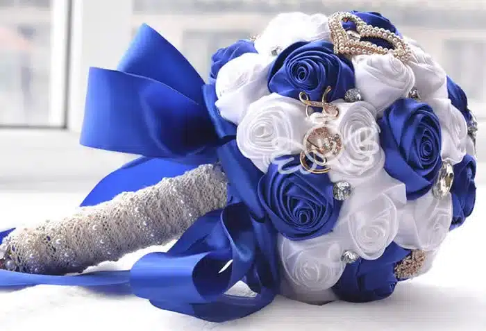 Kyunovia In stock Stunning Wedding flowers White Bridesmaid Bridal Bouquets artificial Rose Wedding Bouquet FW139 17