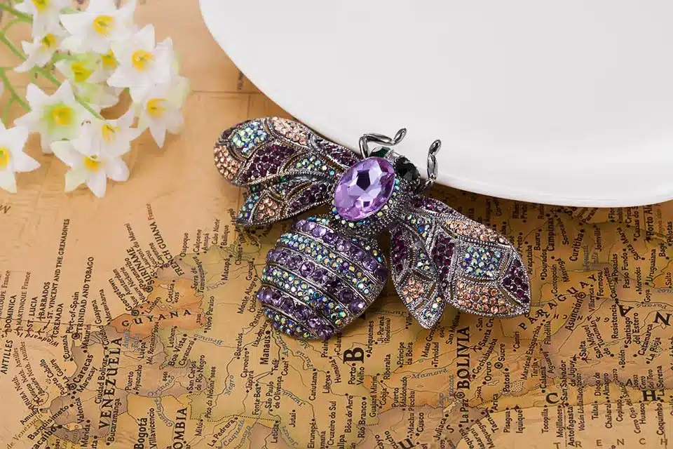 Blucome Big Size Bee Brooches Jewelry vintage Broaches Women Party Anniversary Jewelry Rhinestone Pin Brooch Hijab Accessories 11