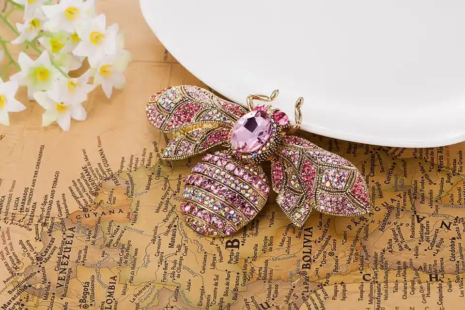 Blucome Big Size Bee Brooches Jewelry vintage Broaches Women Party Anniversary Jewelry Rhinestone Pin Brooch Hijab Accessories 12