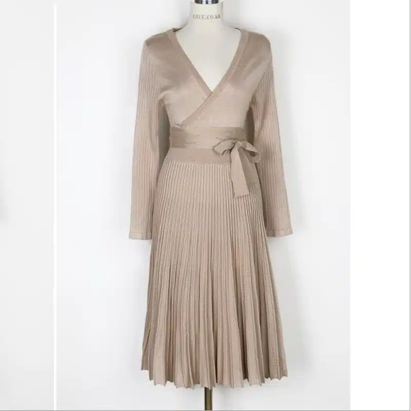 2017 Autumn New Sexy Long-sleeved V-neck Dress Women Knee-Length Elegant Bow Waist Fold Pleated Knit Office Dress Party Vestido 17