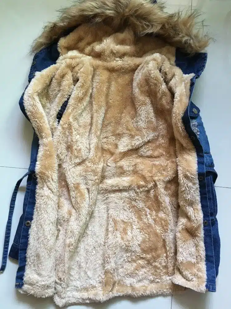 2017 children kids girls denim jacket large fur collar cotton denim outerwear Autumn Winter plus thick velvet jacket for girls 17