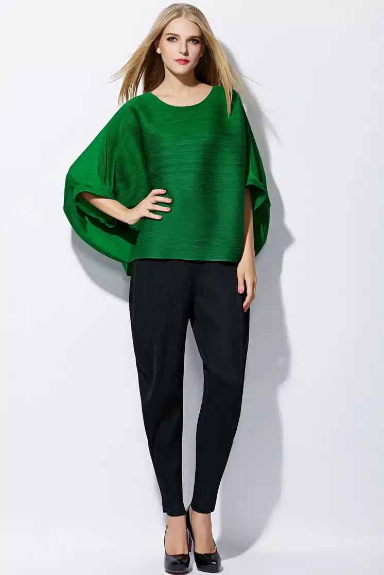 Changpleat Plus Size women's T-shirts Miyake Pleated Fashion loose beautiful bat sleeve Solid O-neck female T-shirt Casual Black 11