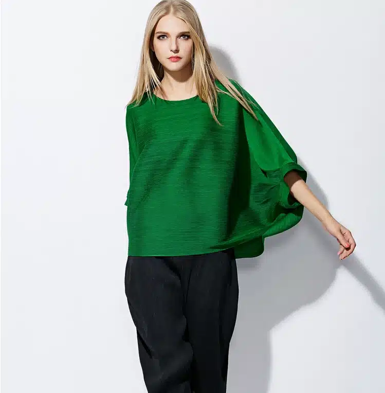 Changpleat Plus Size women's T-shirts Miyake Pleated Fashion loose beautiful bat sleeve Solid O-neck female T-shirt Casual Black 13