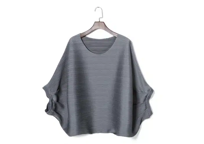Changpleat Plus Size women's T-shirts Miyake Pleated Fashion loose beautiful bat sleeve Solid O-neck female T-shirt Casual Black 19
