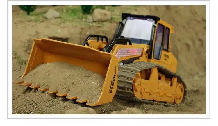 2017 new RC Truck 6CH Bulldozer Caterpillar Track Remote Control Simulation Engineering Truck Christmas Gift Construction Model 11