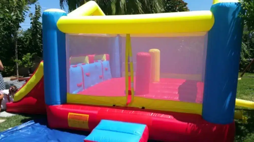 YARD Kids Bouncy Large Inflatable Jumping Castle Inflatable Bouncer Bounce House with Double Slides for Party 18