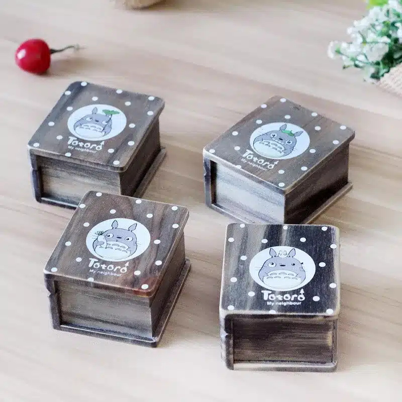 2017 Vintage Wooden Totoro Music box Anime Totoro Figure Wood Hand crank Music BOX Collection Child Toys Christmas Gift 1
