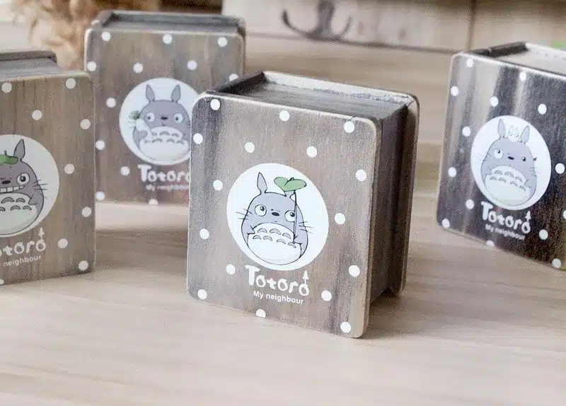 2017 Vintage Wooden Totoro Music box Anime Totoro Figure Wood Hand crank Music BOX Collection Child Toys Christmas Gift 6