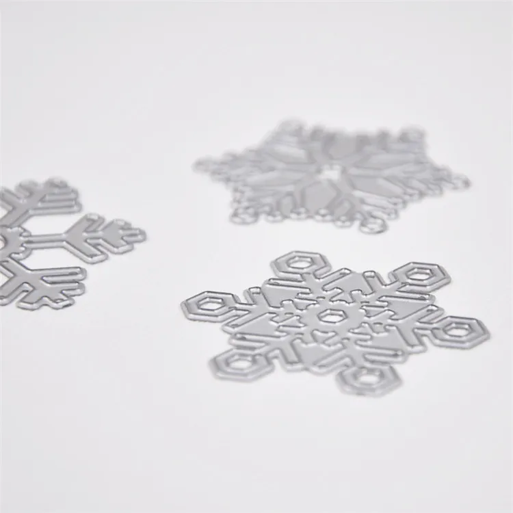 QITAI 3pcs/lot Snowflake Shape Christmas DIY Paper Cutter Cutting Die Metal Material Creative Decoration Scrapbooking D49 14