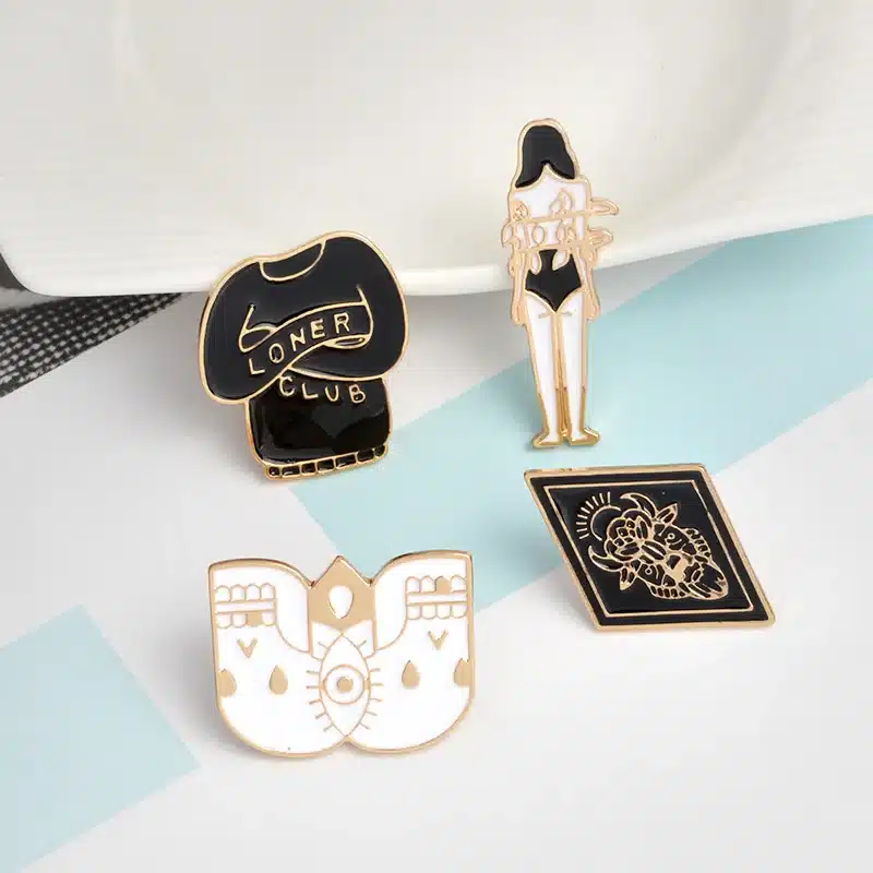 7pcs/set Hard enamel pins Goth punk skull brooch lapel pin Halloween pin button badges Jewelry for him Cool gifts 17