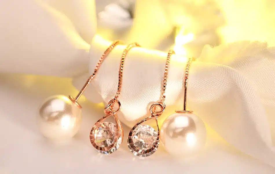 ORSA JEWELS New Water Drop Shape Austrian Crystal Long Stud Earrings with big Pearl Elegant Gold-color Jewelry for Women OME27 35