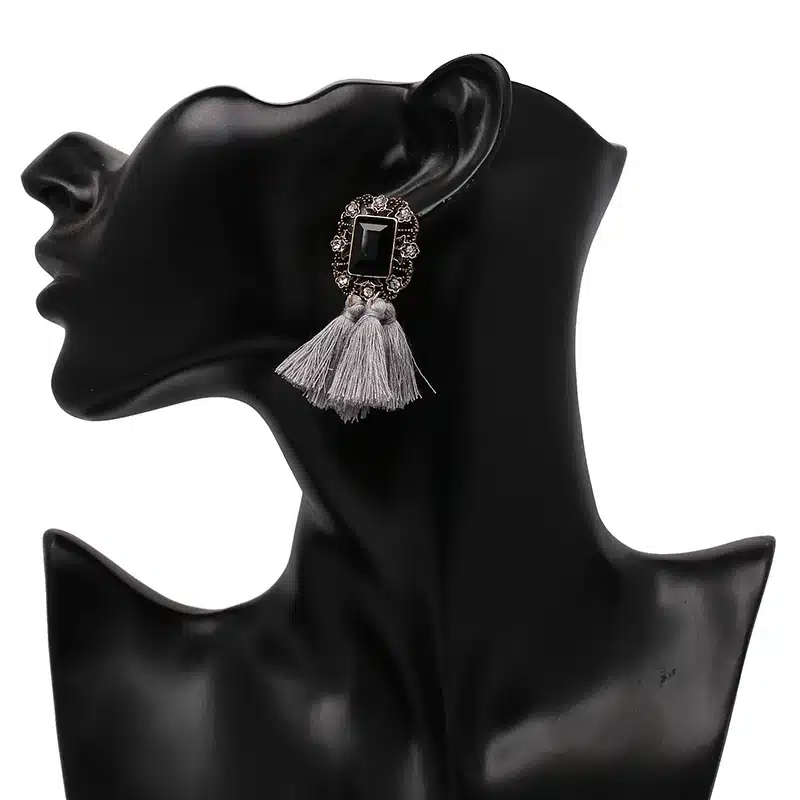 New 2017 fashion jewelry hot sale women crysta vintage tassel statement bib stud Earrings for women jewelry Factory Price 50