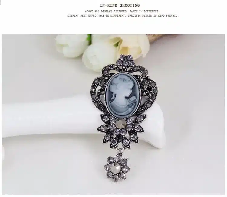 Fashion Antique Gold Silver Vintage Brooch Pins Female Brand Jewelry Queen Cameo Brooches Rhinestone For Women Christmas Gift 9