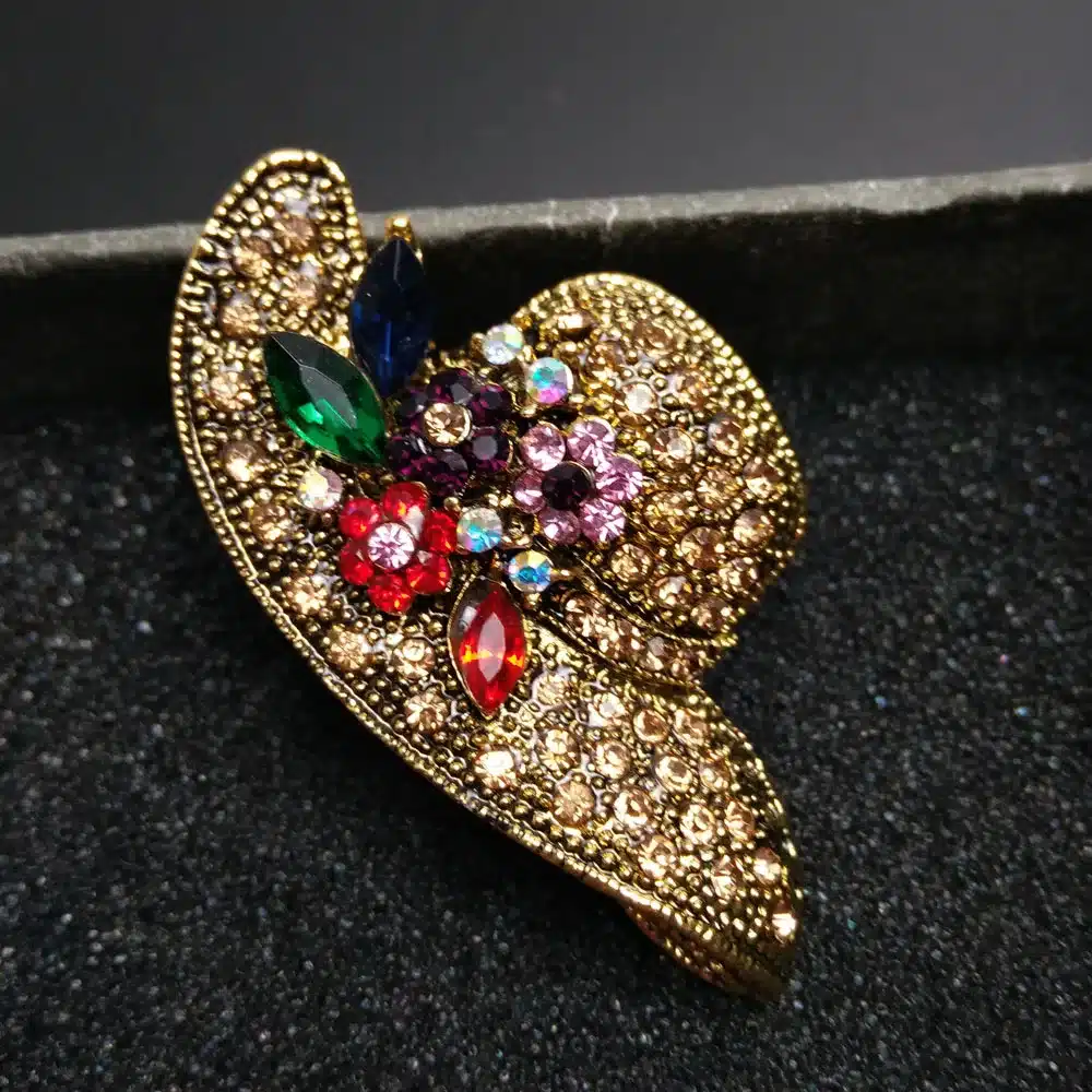 CINDY XIANG 2 Colors Big Hat Rhinestone Brooch Vintage Flower Pins and Brooches Antique Fashion Jewelry Scarf Buckle Jewelry 25