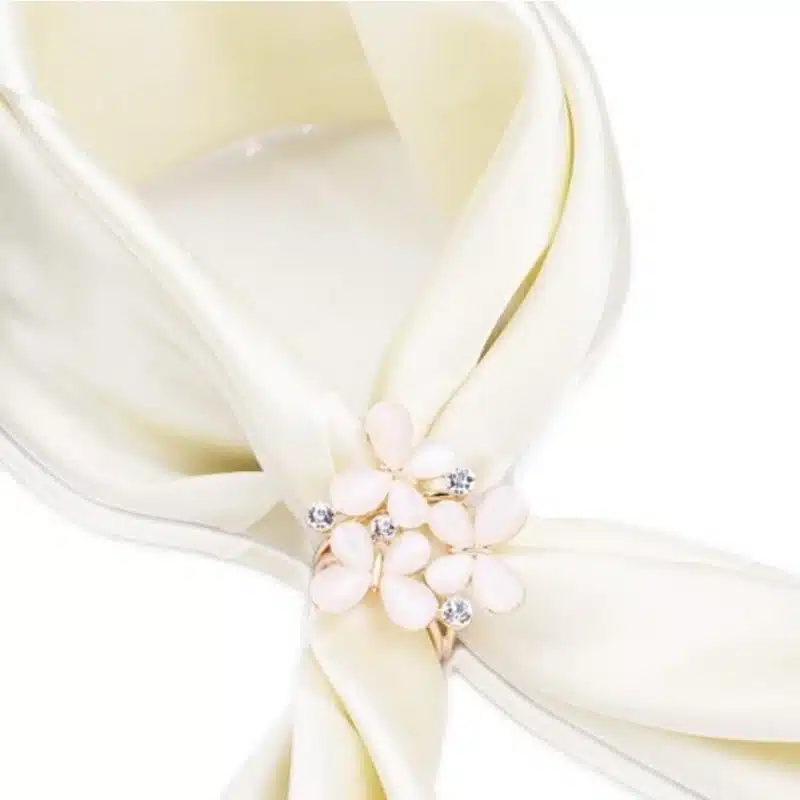1pc Korean Fashion Simple Women's Butterfly Flower Rhinestone Scarves Clip Shawl Buckle New Charming Gift Jewelry 12