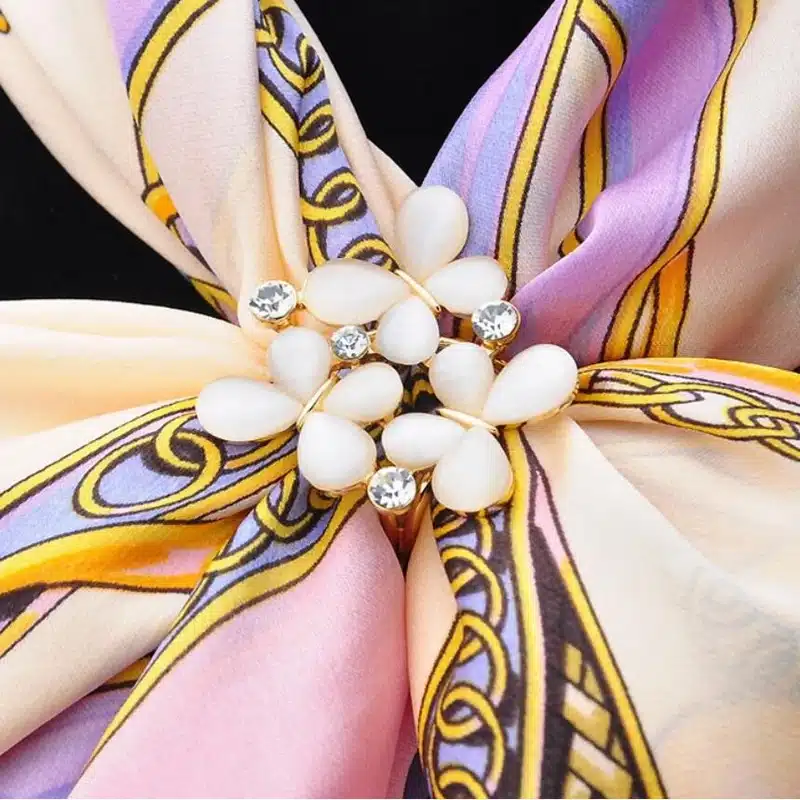 1pc Korean Fashion Simple Women's Butterfly Flower Rhinestone Scarves Clip Shawl Buckle New Charming Gift Jewelry 13
