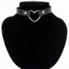 must nahast choker kaelakee südamekujulise metallist ripatsiga