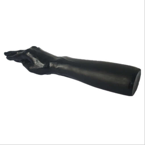 mustast materjalist käekujuline dildo