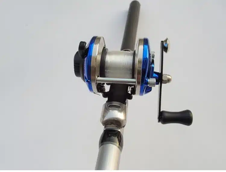Low Price High Strength Right Hand Drum Casting Fishing Reel with 0.2mm Line 50m for Sea Beach Rock River Boat Ice Carp fishing 19