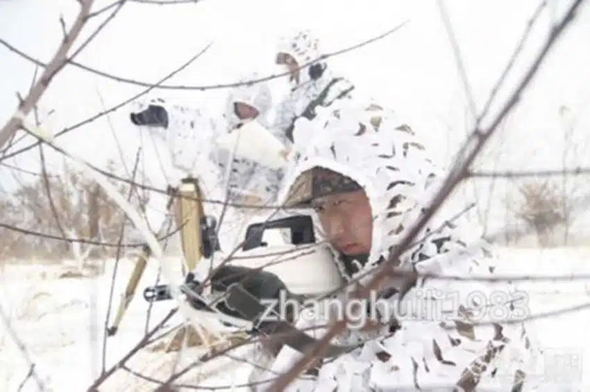 Sniper Tactical White Snow Ghillie Suit Camouflage net Clothes Camo Jacket and Pants for Winter Outdoor Sports Training Hunting 4